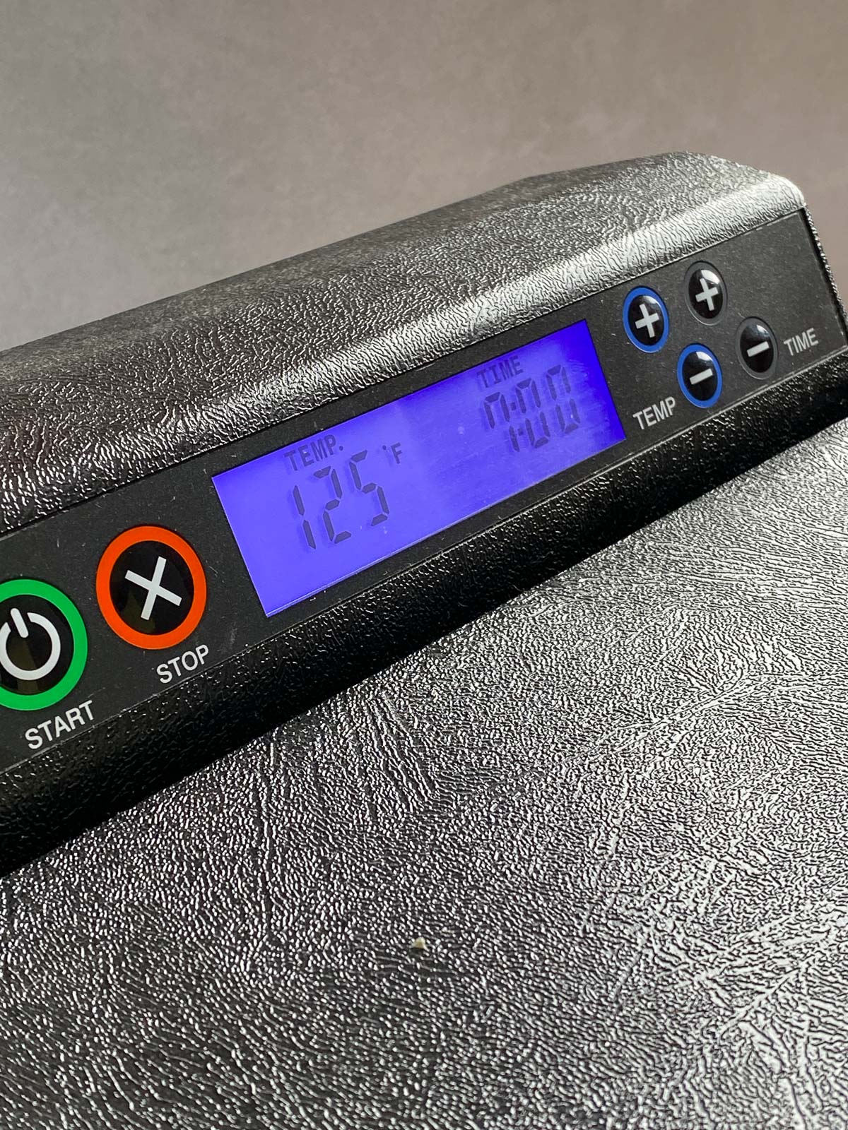 dehydrator settings displayed on deyhdrator