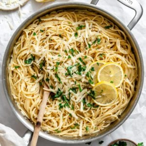 completed Garlic and Lemon Pasta in pot